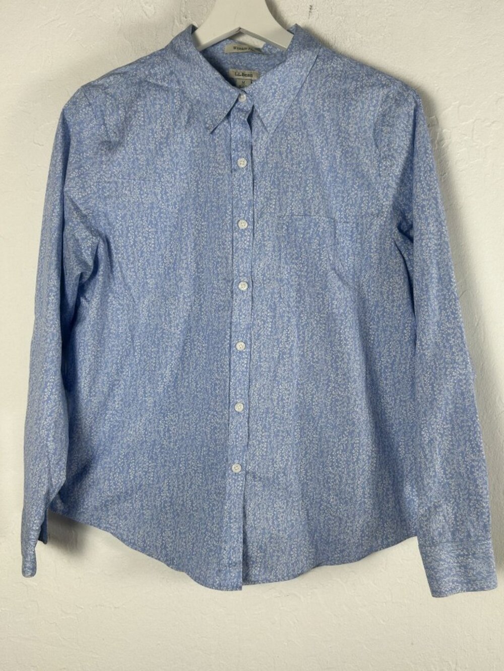L.L.Bean Womens Wrinkle-Free Blue Floral Button-Up Shirt MP Long-Sleeve NWOT